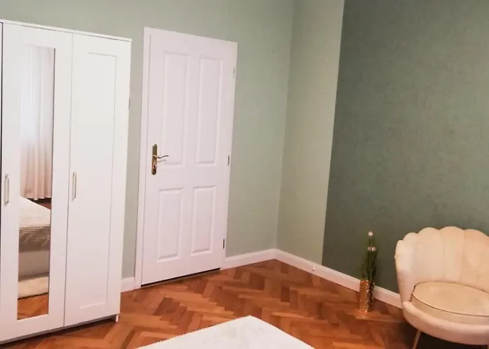 Appartement New Oldtown Near St Martin Cathedral, Ac, Balcony